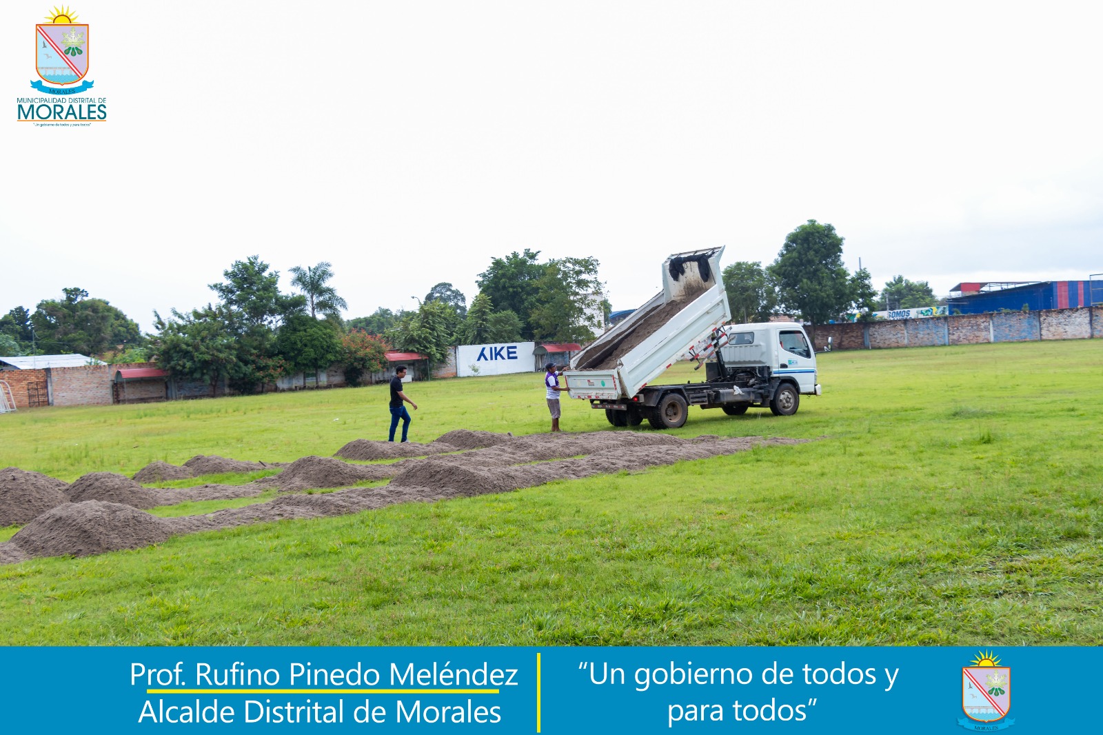 REALIZAN TRABAJOS DE NIVELACIÓN EN PARTES CRÍTICAS DE ESTADIO MUNICIPAL "MANUEL FLORES PÉREZ" DE MORALES.